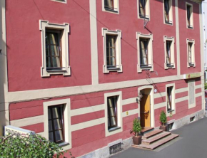 Гостиница Pension Stoi budget guesthouse  Инсбрук